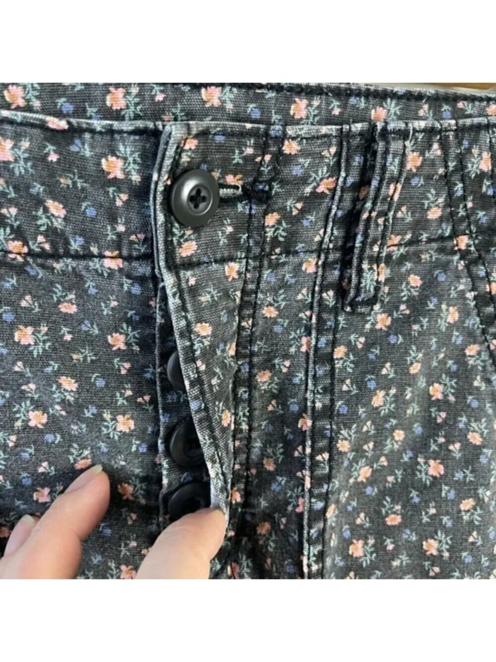 American Eagle high rise floral cargo grey pink pants size 0 Cottagecore Boho